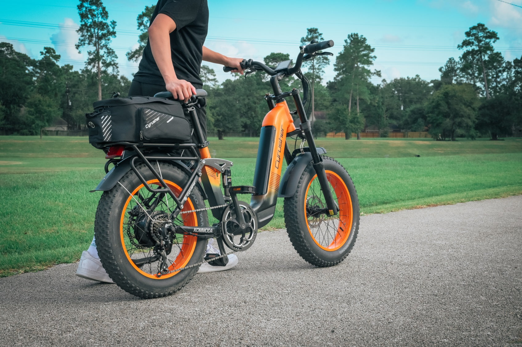 Step-through Electric Bike Comparison: Himiway Big Dog vs Cyrusher Kommoda